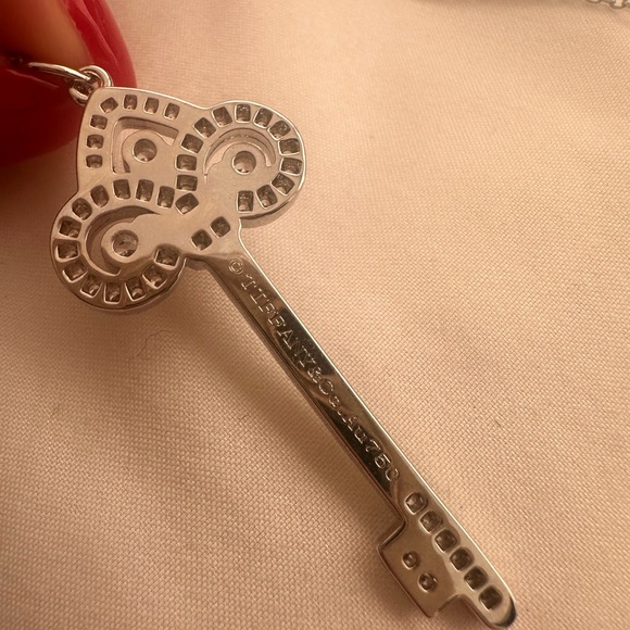 TIFFANY INSPIRED Silver Key Pendant Necklace - Picture 7 of 10